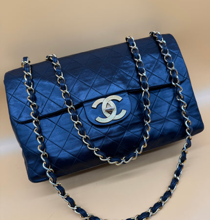 Chanel Jumbo classic bag