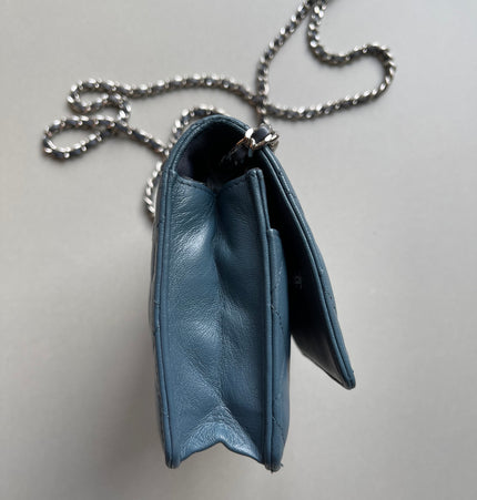 Chanel wallet on chain
