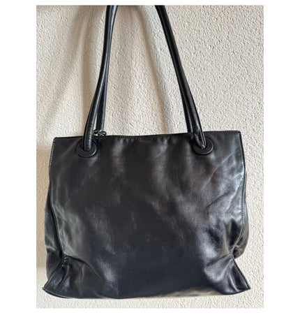 Chanel vintage leather shoulder bag