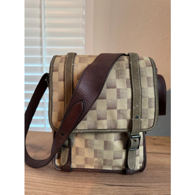 Louis Vuitton crossbody bag