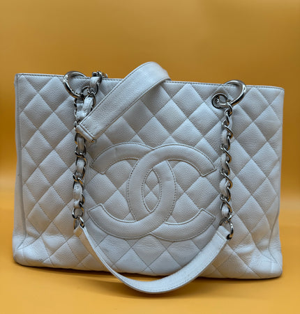 Sac cabas Chanel en cuir caviar avec bandoulière