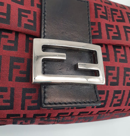 FENDI  baguette shoulder bag