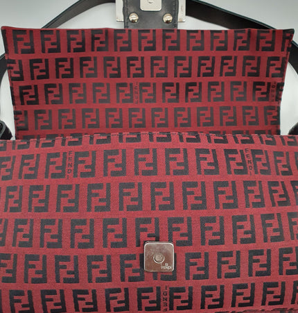 FENDI  baguette shoulder bag