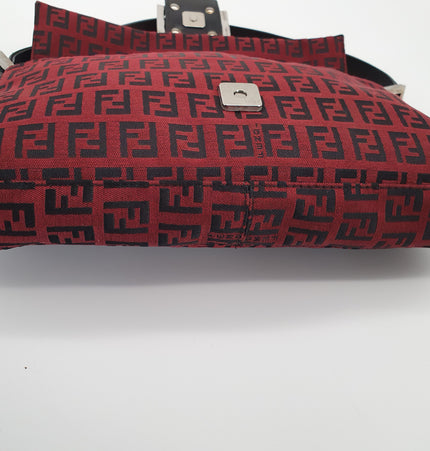FENDI  baguette shoulder bag