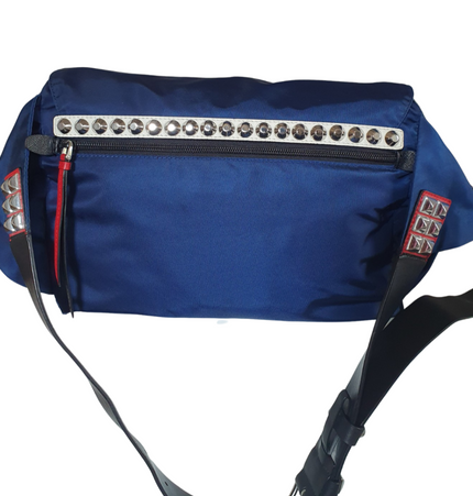 PRADA Re-Edition Nieten-Umhängetasche