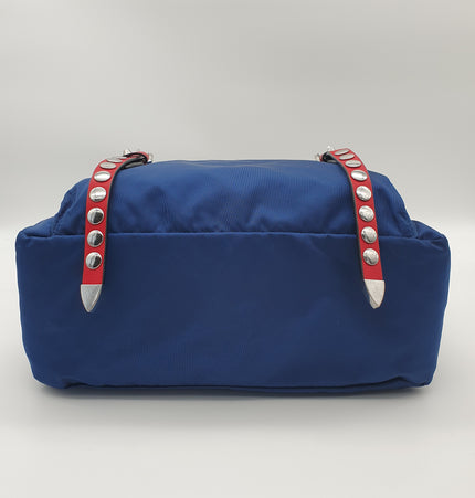 PRADA Re-Edition Nieten-Umhängetasche