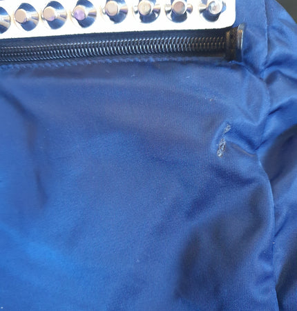 PRADA Re-Edition Nieten-Umhängetasche