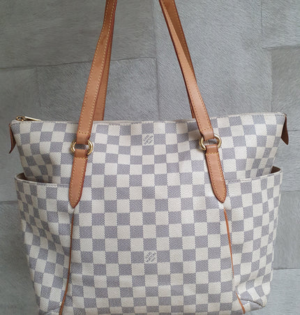 Louis vuitton totally shoulder bag