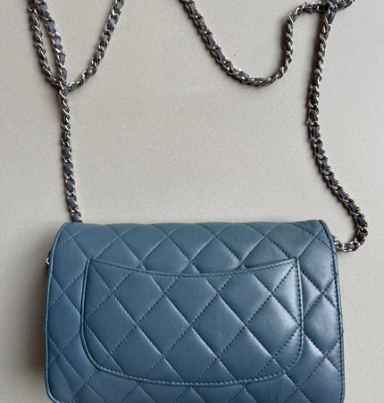 Chanel wallet on chain