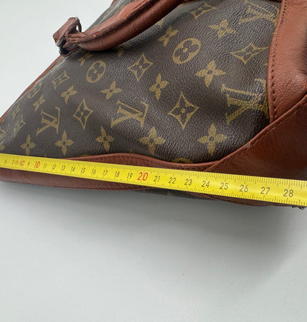 Louis Vuitton shoulder bag