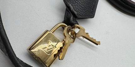 Louis Vuitton emperiente handbag