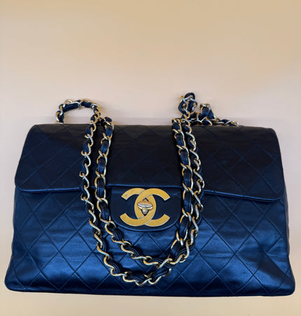 Chanel Jumbo classic bag