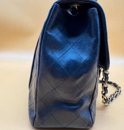 Chanel Jumbo classic bag