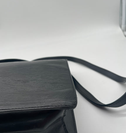 Louis Vuitton monceau crossbody vintage bag