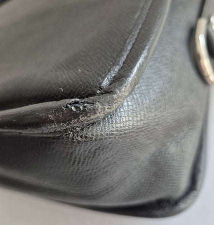 Louis Vuitton Taiga messenger bag