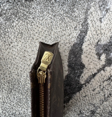 Louis Vuitton pochette