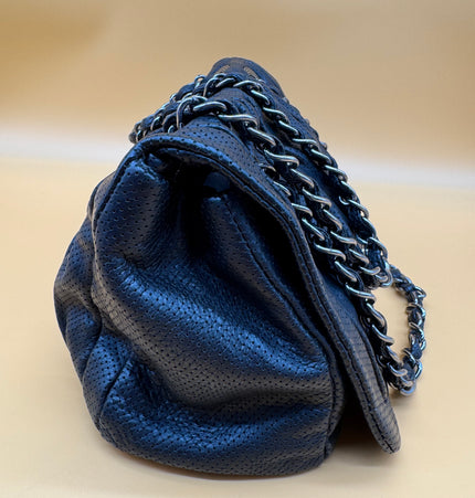Sac bandoulière Chanel à rabat perforé