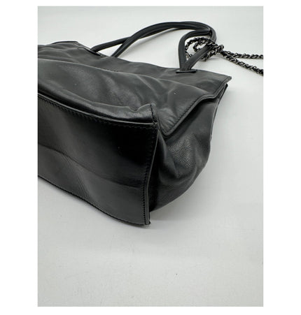 Chanel vintage leather shoulder bag