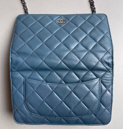 Chanel wallet on chain