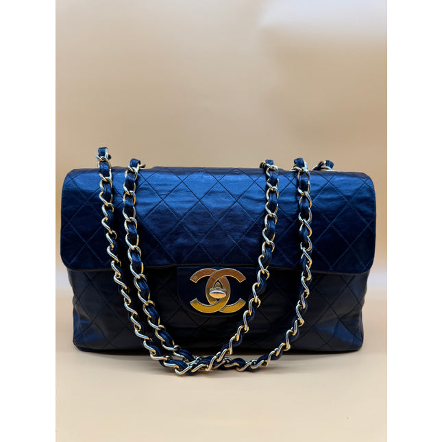 Chanel Jumbo classic bag