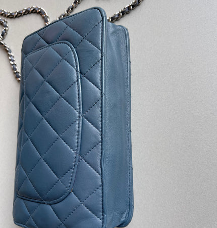Chanel wallet on chain