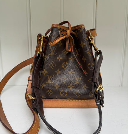 Louis Vuitton neo bb crossbody bag