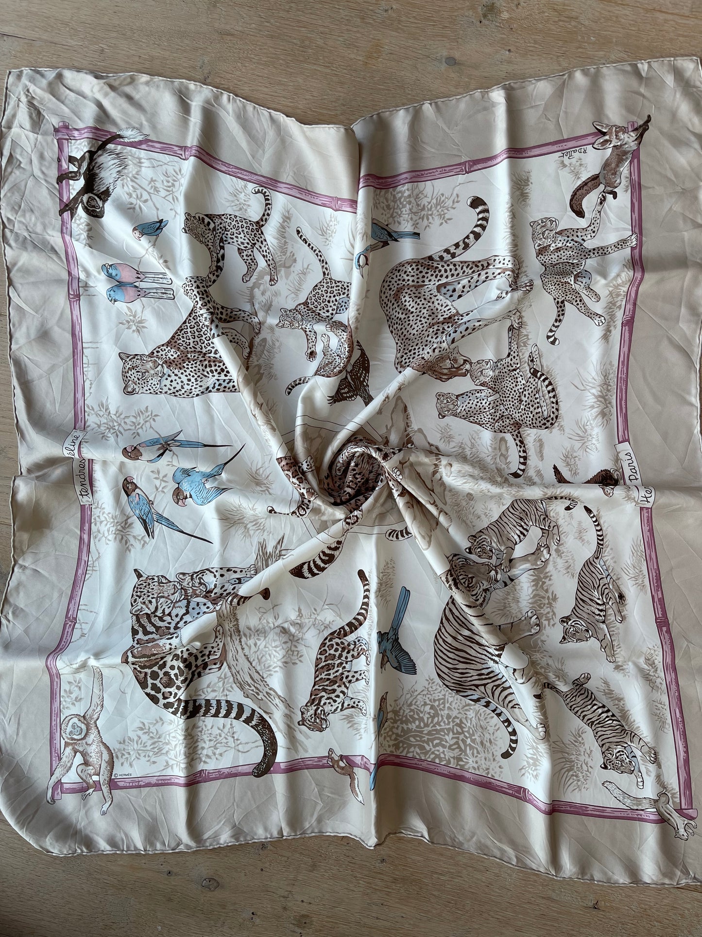 Hermes tendresse feline silk scarf