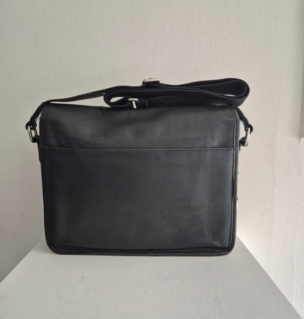 Louis Vuitton Taiga messenger bag