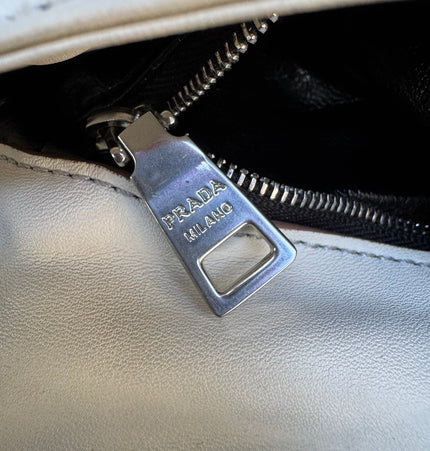 Sac bandoulière Prada à chaîne et rivets