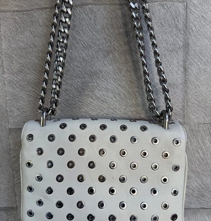 Sac bandoulière Prada à chaîne et rivets