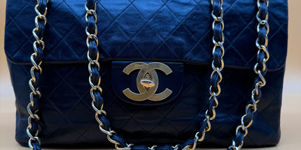 Chanel Jumbo classic bag