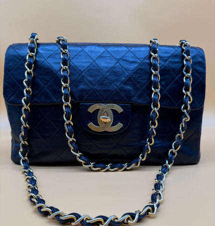 Chanel Jumbo classic bag