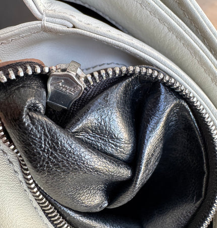 Sac bandoulière Prada à chaîne et rivets