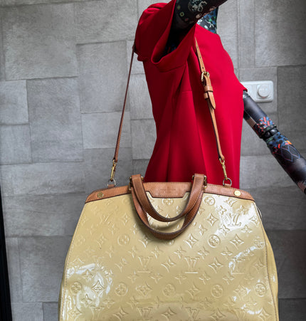 LOUIS VUITTON  brea patent leather handbag
