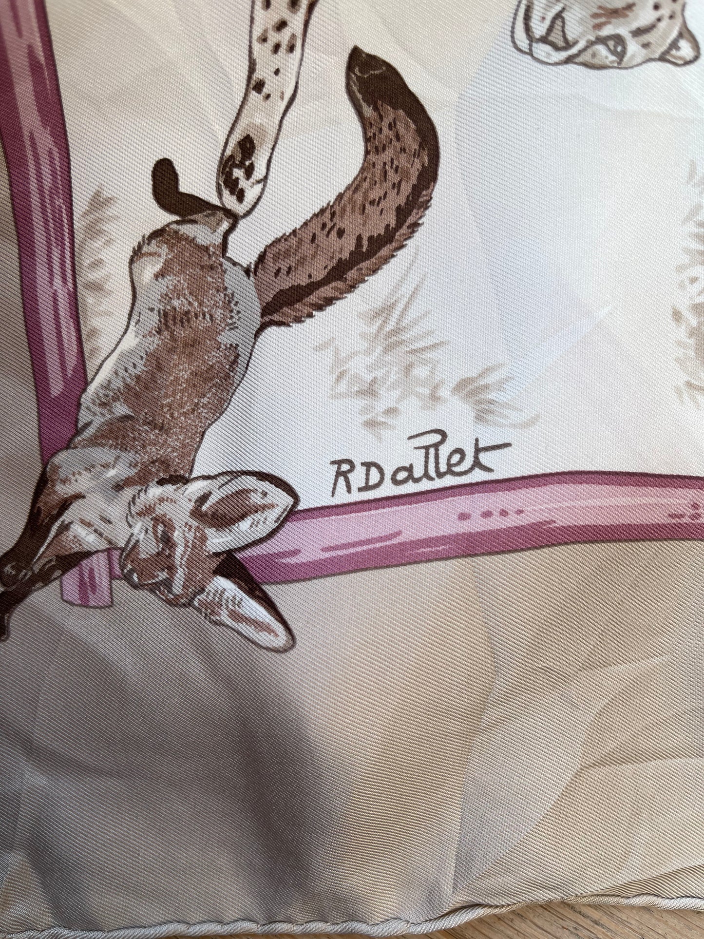 Hermes tendresse feline silk scarf