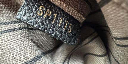Louis Vuitton emperiente handbag