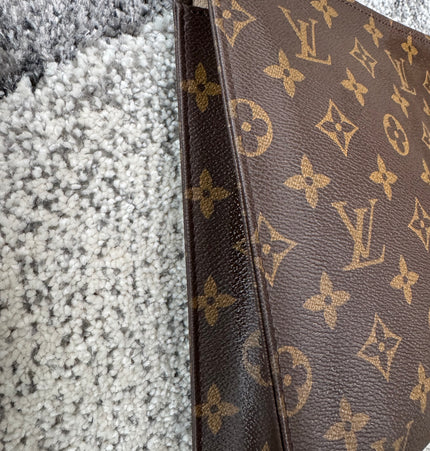Louis Vuitton pochette