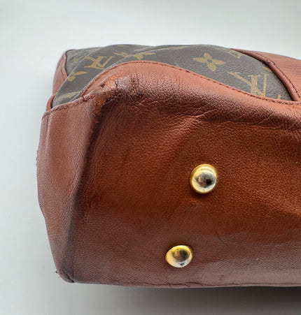 Louis Vuitton shoulder bag