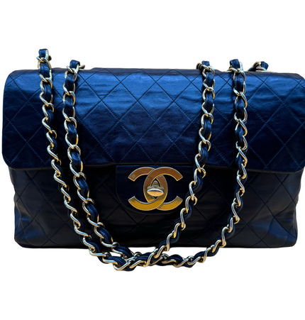 Chanel Jumbo classic bag