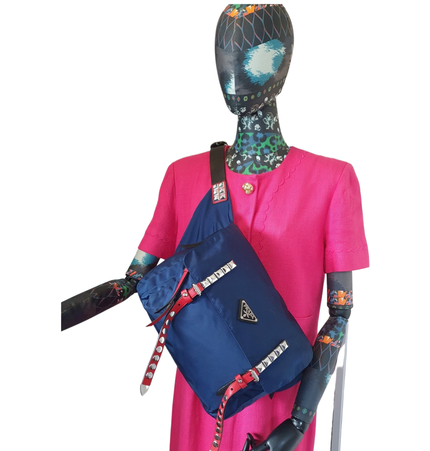 PRADA Re-Edition Nieten-Umhängetasche