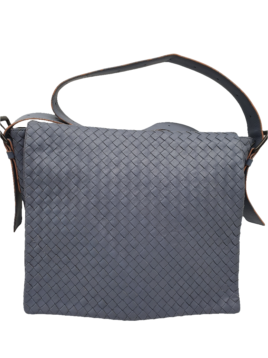 Bottega veneta leather messenger bag