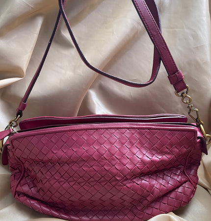 Bottega veneta leather crossbody bag