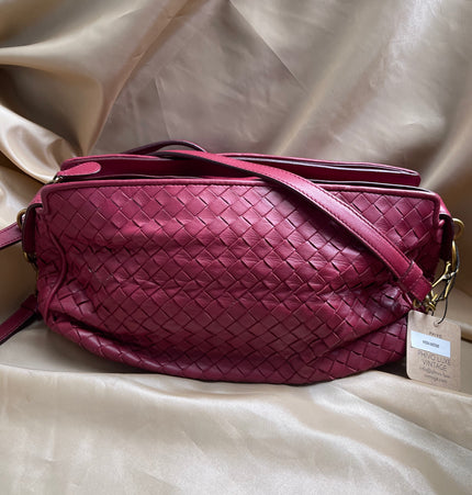Bottega veneta leather crossbody bag