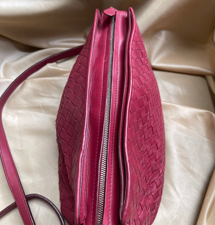 Bottega veneta leather crossbody bag