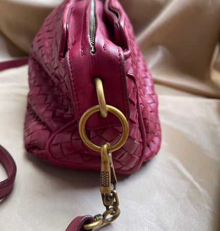 Bottega veneta leather crossbody bag