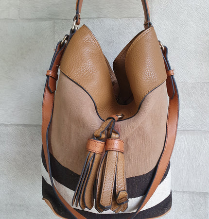 Burberry bucket bag