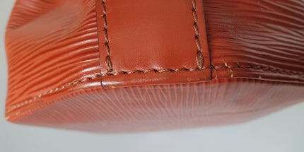 Louis vuitton twist lock vintage epi bag