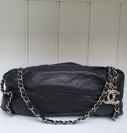 Chanel chain crossbody bag