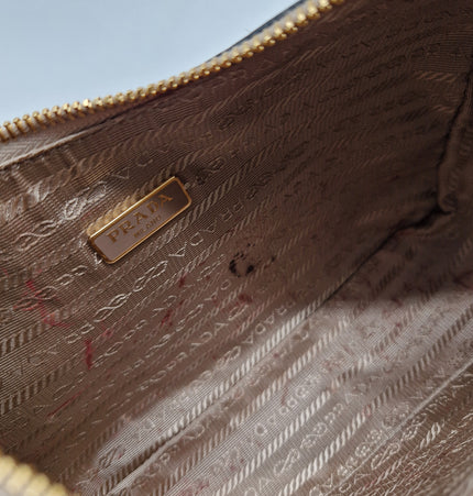 Prada 2000 re edition bag