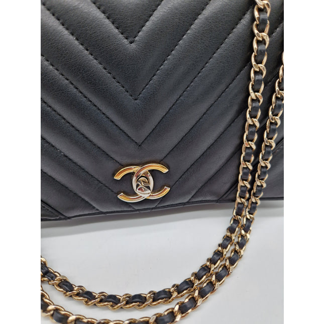 Chanel chevron crossbody bag